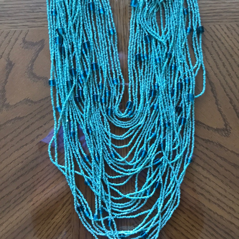 Long statement necklace - Picture 3 of 3
